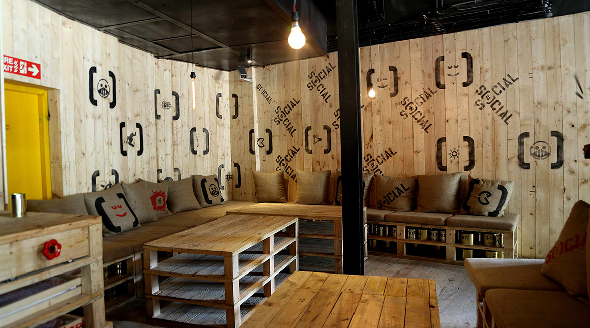 Social offline cafe with its unique theme in Delhi