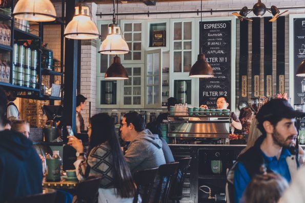 how to exceptional customer experience at restaurant