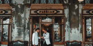 The Dos and Don’ts of a Good Restaurant Manager restaurant manager