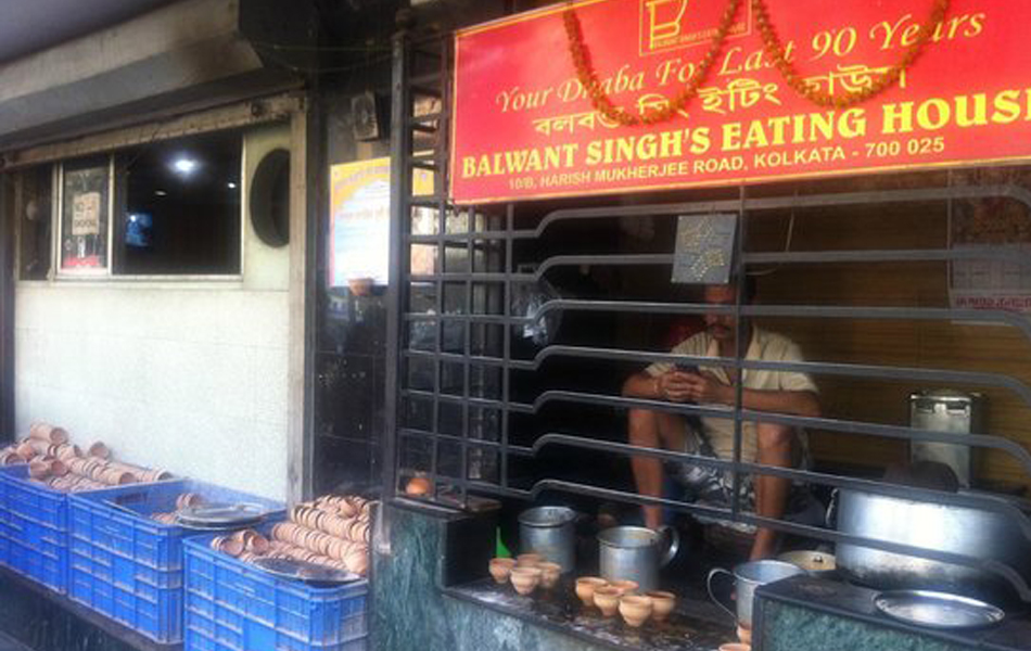 Balwant Singh's Eating House will satisfy your midnight cravings in Kolkata
