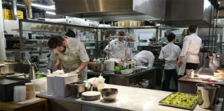 Restaurant Staff Training To Improve Efficiency in 2023: A 9 Step Guide staff required for multi-brand dark kitchen business