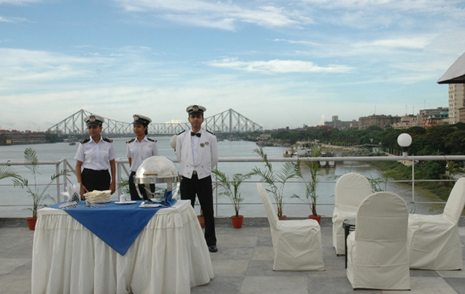 The Bridge will satisfy your midnight cravings in Kolkata