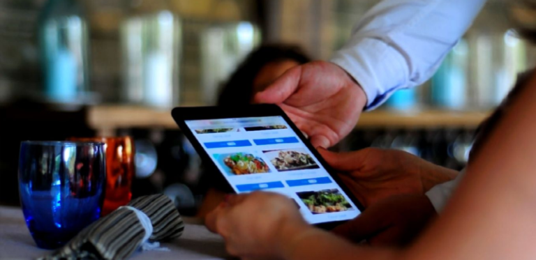 How A Robust Restaurant POS Software Can Deliver Customer Experience
