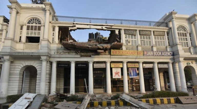 Delhi Restaurants In a Fix: Ban on Rooftop Meals, Vehicles, and Liquor in Certain Parts of the NCR