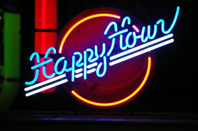 Increase the Sale at Your Bar with these Happy Hour Strategies