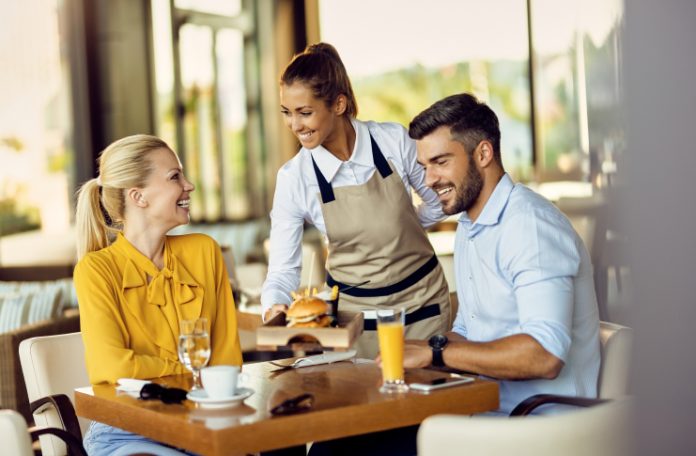 7-estrategias-efectivas-para-mejorar-el-servicio-de-su-restaurante
