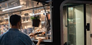 How To Start Your Food Truck Business In The US customer at a food truck