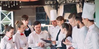 Cómo crear una estructura de recursos humanos para restaurantes en 2023